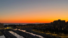 Vue Magique Port & Mer et un Panorama Unique depuis la Chambre